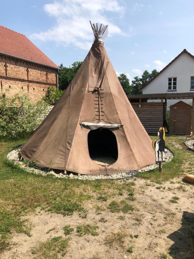 Kuckunniwi Tipidorf Hotel Tauche Екстериор снимка